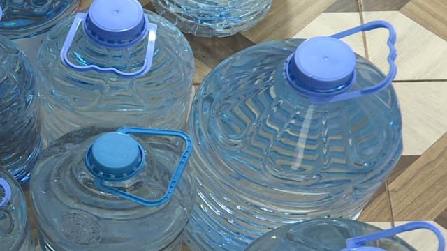 Açıq havada satılan sular zəhərlidir?