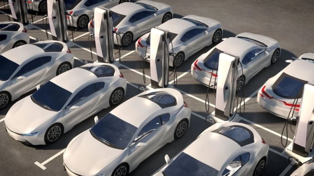 Elektrikli avtomobil bazarında hamı geriləyərkən, bir marka sürətlə yüksəlir