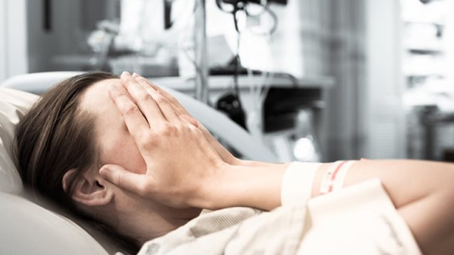 Qadın iynədən şoka düşüb öldü