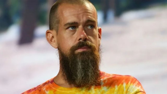 İşini-gücünü buraxıb, Günəşi təqib etməyə başladı