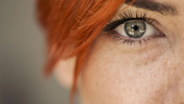 Yalnız bir göz hərəkəti ilə istədiyiniz şeyi etmək mümkündür