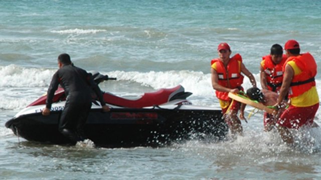 "Xilasedici olmayan çimərliyə getmək... "