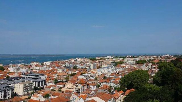 Fransada gizli mirvari şəhərciyi: Çimərlikdən heyrətamiz yeməyə qədər hər şey var