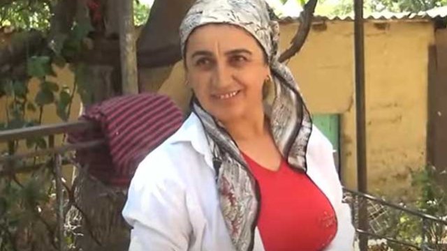 Cəlilabadlı qadın kəndə hücum edən çaqqalı əlləri ilə öldürdü - VİDEO