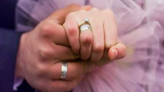 15 yaşlı qızı nişanladılar: Atası qanunu nə mən bilmişəm, nə də onlar dedi - VİDEO