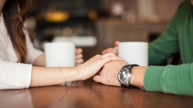 Hər hansı bir kişini özünə aşiq etməyin yolları - Sınanmış qadın hiylələri