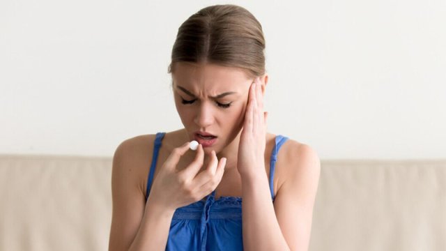 Baş ağrısının ümumi, lakin az bilinən səbəbi açıqlandı