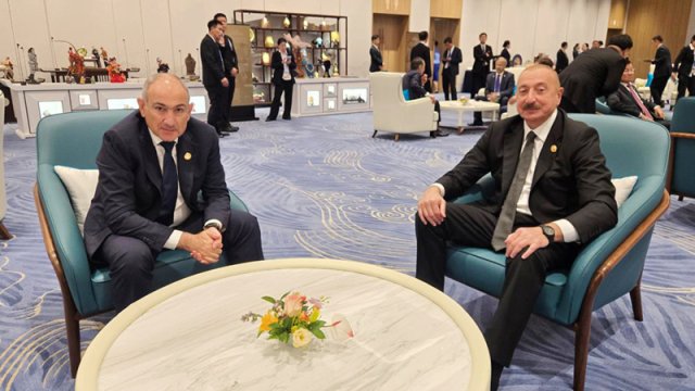 İlham Əliyev Nikol Paşinyanla görüşdü
