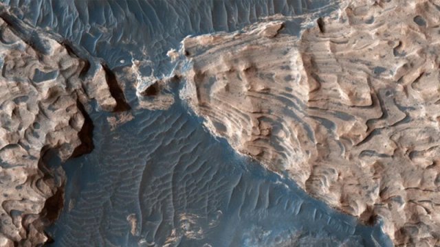 Marsda yeni mineral kəşfi: Valles Marinerisdə sirr pərdəsi aralanır