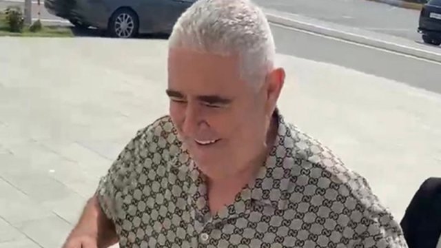 "Şərurlu İsfəndiyar" həmişə geyindiyi köynəyin qiymətini açıqladı