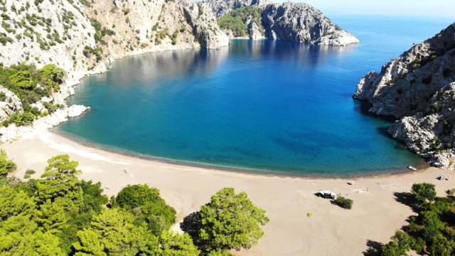 Sentyabr günəşinin isti nəfəsi Türkiyənin möhtəşəm sahillərində
