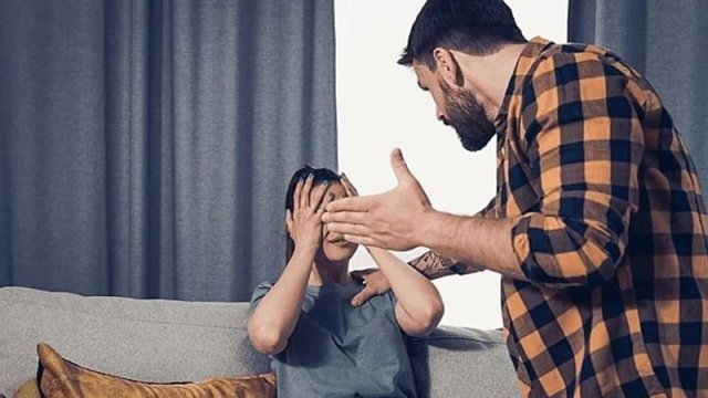 Bakıda arvadına davamlı olaraq əzab verən şəxslə bağlı qərar ləğv edildi