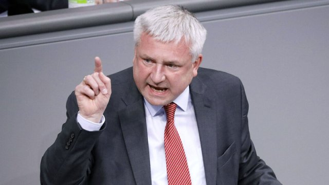 Almaniya Polşaya təzminat əvəzinə təhlükəsizlik zəmanəti təklif edir