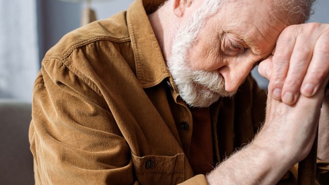 Alimlər xəbərdarlıq edir: Həyatın çətinlikləri beyin funksiyasını pozur