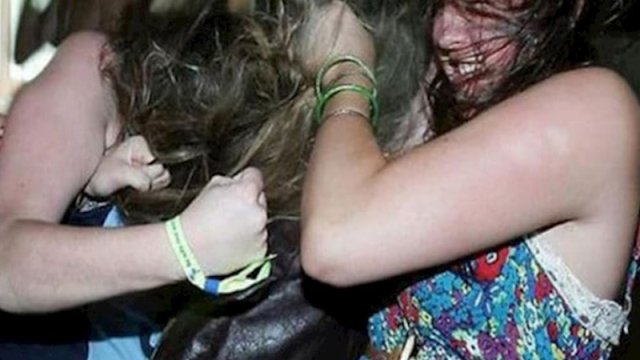 Bakıda kafedə müğənni ilə ofisiantın əlbəyaxa davası - Bəraət verildi
