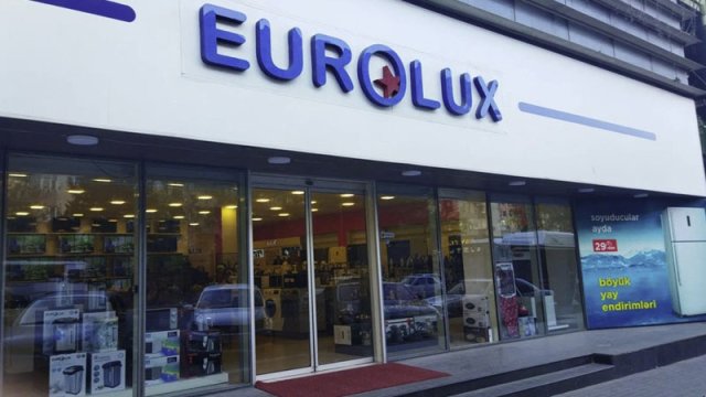 &ldquo;Eurolux&rdquo;un rəhbəri evini satdı - 289 min manatı işçisi ələ keçirdi
