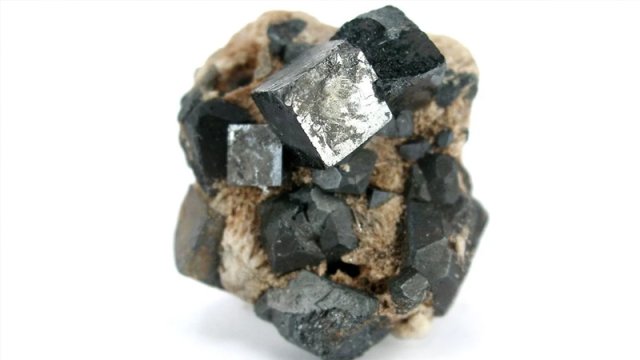 Nüvə tibbində "perovskit kristalları" inqilabı