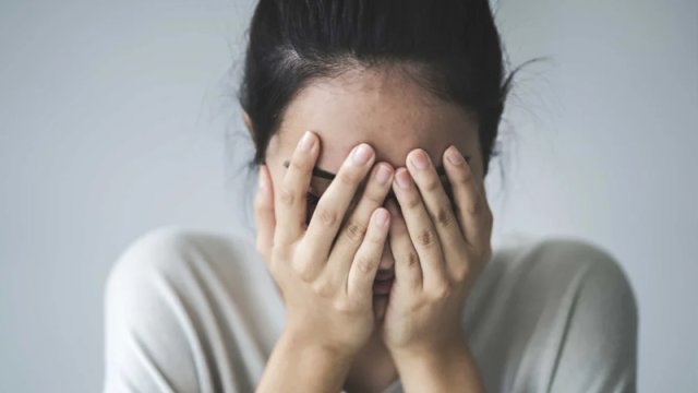 Stressə düşən insanlar intihar edir?