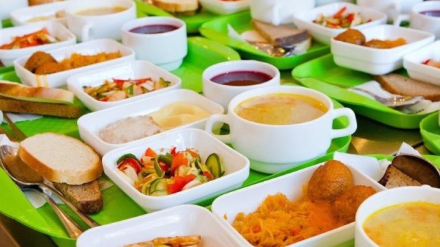 Məktəblilərin qida rasionu necə olmalıdır?