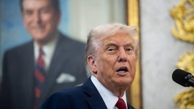 WSJ: Tramp maliyyə qarşılığında universitetləri onun ideyalarını dəstəkləməyə məcbur edir