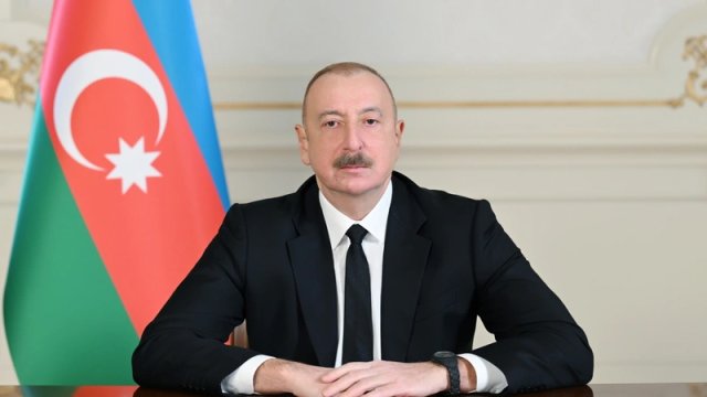 İlham Əliyev həmkarlarını təbrik etdi
