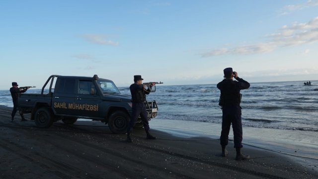 DSX Xəzərdə əməliyyat keçirdi: Atəş açıldı, saxlanılanlar var - FOTO