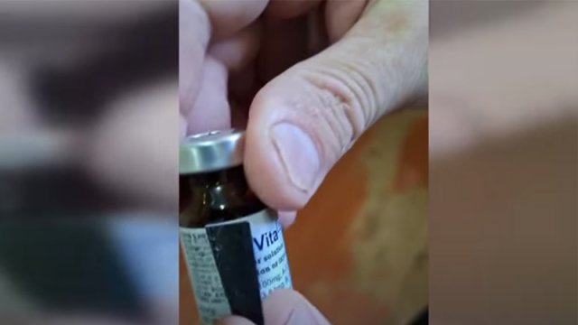 Bakıda köhnə dərman yeni etiketlə satılıb? - VİDEO