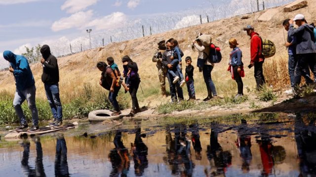 ABŞ-Meksika sərhədi: Qanunsuz keçidlər 55 il sonra ən aşağı səviyyəyə düşdü