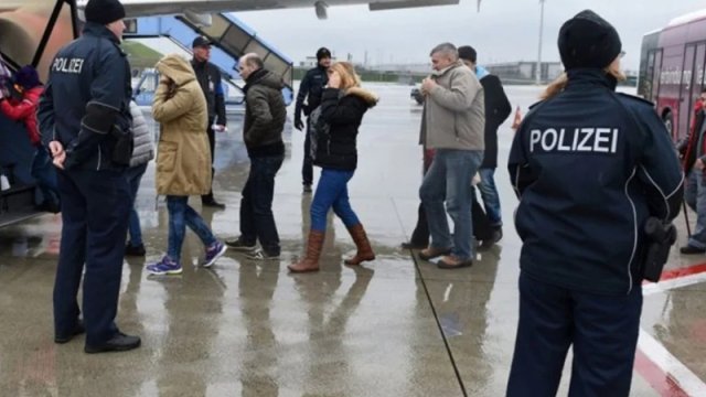 40 azərbaycanlı Almaniyadan deportasiya olundu
