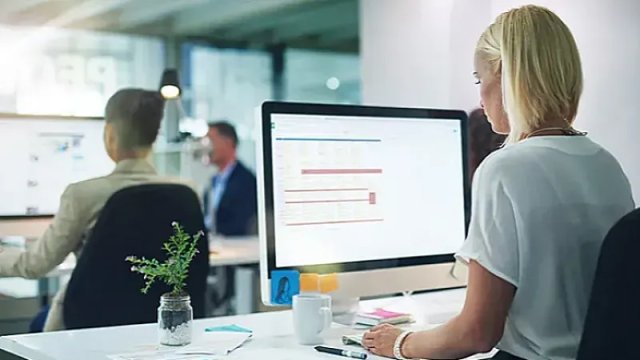 Bank rəhbərliyində qadınların payı nə qədərdir?