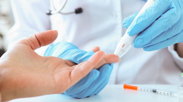 Hansı cinsin diyabetə meyillidir: Kişilər, yoxsa qadınlar?