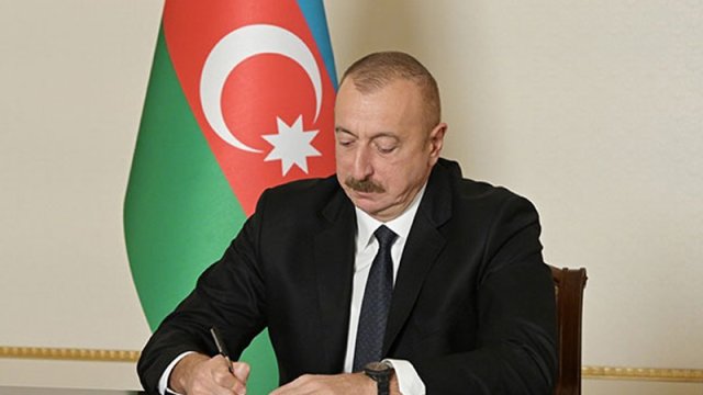 Prezident bir qrup dəmiryolçunu təltif etdi - SİYAHI
