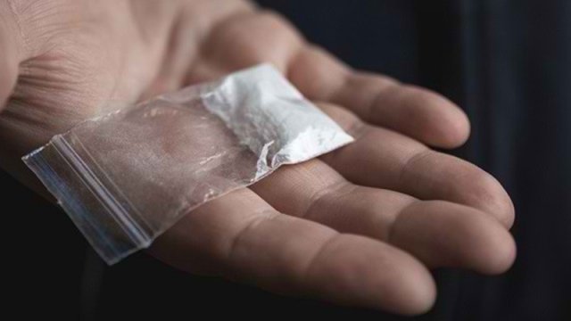 &ldquo;Dostum ad günümə kokain hədiyyə etmişdi&rdquo;