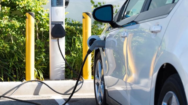 Elektrikli avtomobillərin taleyi dəyişir: 965.000 km ömürlü batareya gəlir