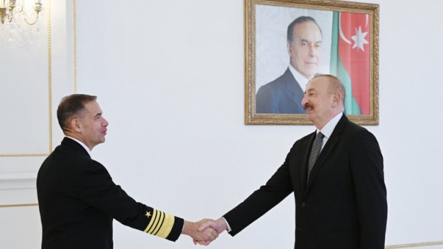 İlham Əliyev ABŞ Mərkəzi Komandanlığının komandanını qəbul etdi - FOTO