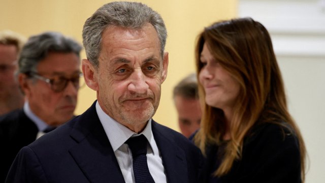 KİV: Sarkozinin gəlişindən sonra Sante həbsxanasında ciddi qarışıqlıq yaranıb