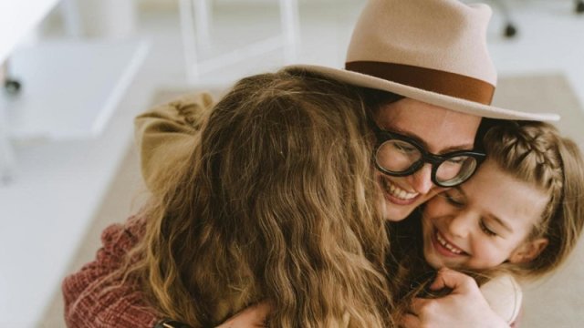 Böyük qızların xoşbəxt olmasına mane olan bir amil - Psixoloqlar açıqladı