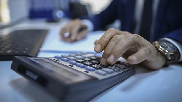 Hacı Qurban borca düşdü, tenderlərdə iştirakdan çıxarıldı