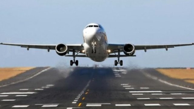 ABŞ-də təyyarə təcili eniş etdi - 15 sərnişin xəsarət aldı