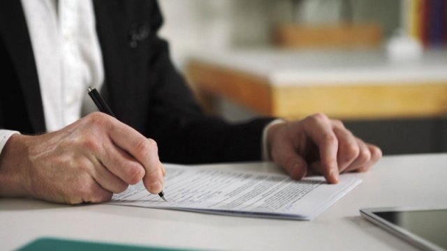 Vəfat edən şəxsin yığılıb qalan pensiya kapitalının aqibəti necə olacaq? - VİDEO