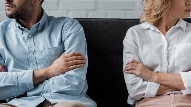 Bu mövzuda susmaq cütlük üçün təhlükəlidir: Pulla bağlı "qırmızı bayraq"...