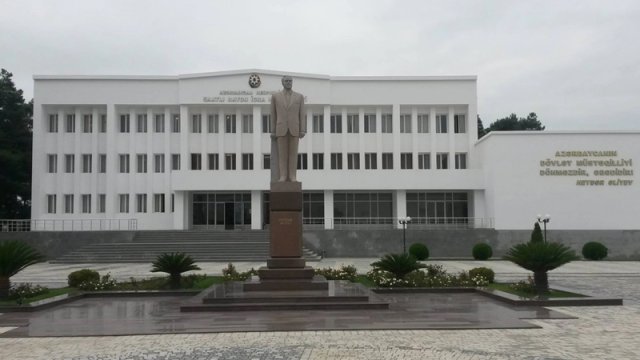 Saatlıda icra hakimiyyətinin binasının qarşısında nalayiq ifadələr işlədən şəxs həbs edilib