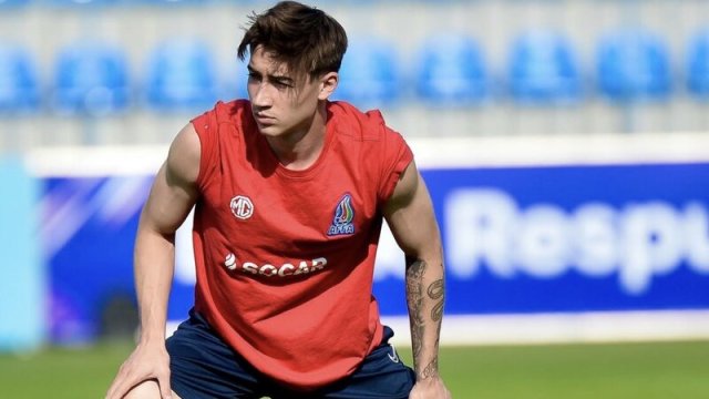 
Azərbaycan millisinin üzvü futboldan kənarlaşdırıldı