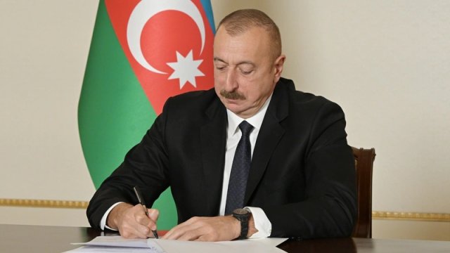 Prezident "Mərkəzi icra hakimiyyəti orqanlarının Nümunəvi Əsasnaməsi"ni təsdiq etdi
