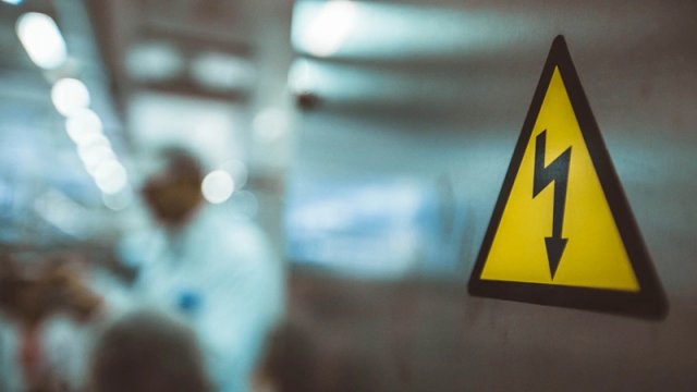 Bakıda restoranda dörd əməkdaşı elektrik cərəyanı vuraraq öldürdü