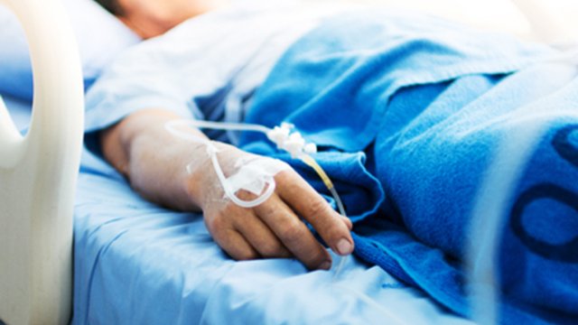 Yanğında xəsarət alanlardan biri süni tənəffüs aparatına qoşulub