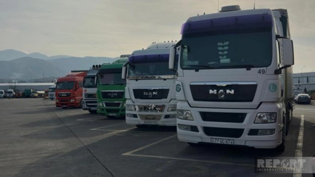 Gürcüstan 20 gündür Azərbaycan "TIR"larını gömrükdən buraxmır - FOTO