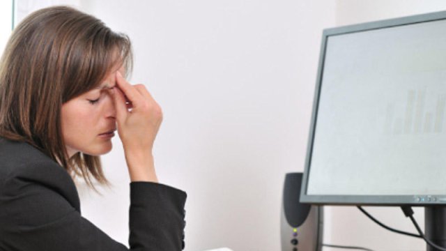 Kompüterdən sonra göz yorğunluğunu necə aradan qaldırılmalı?