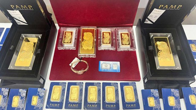 İstanbuldan Bakıya 2 milyonluq qızıl-brilyant keçirmək istədilər - FOTO