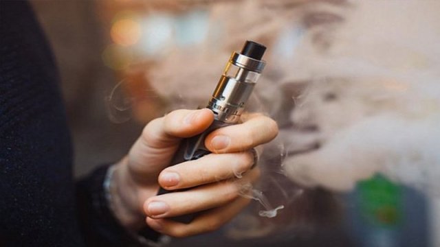 Elektron siqaretlər zərərli olsa da, satışı artır